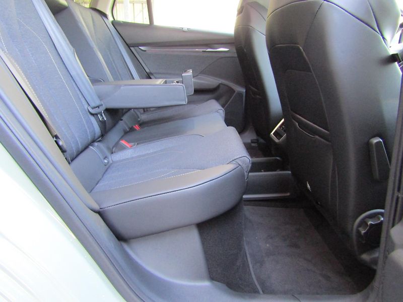 Škoda Elroq (2025) Selection 60 63 kWh 150 kW 1° - fotka 26 z 30