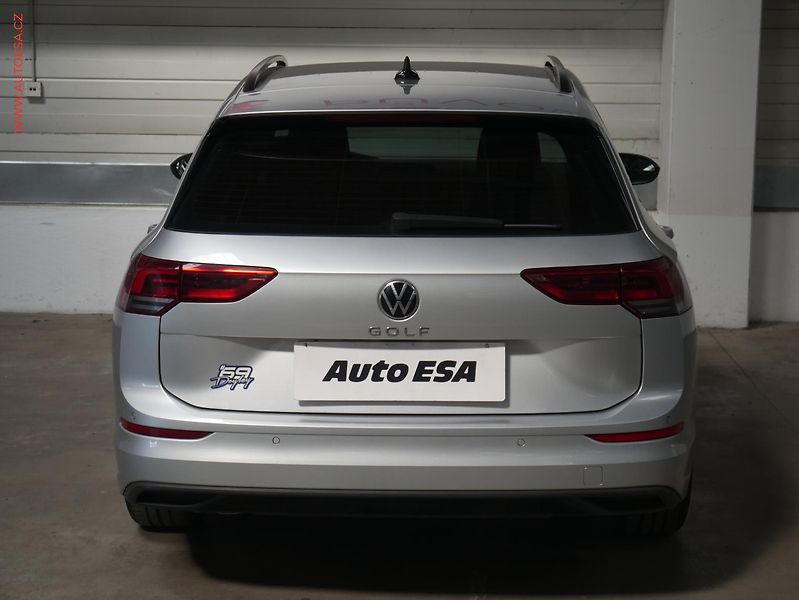 Volkswagen Golf (2021) 1.5 TSi, 2.maj,ČR, LED, park - fotka 5 z 20