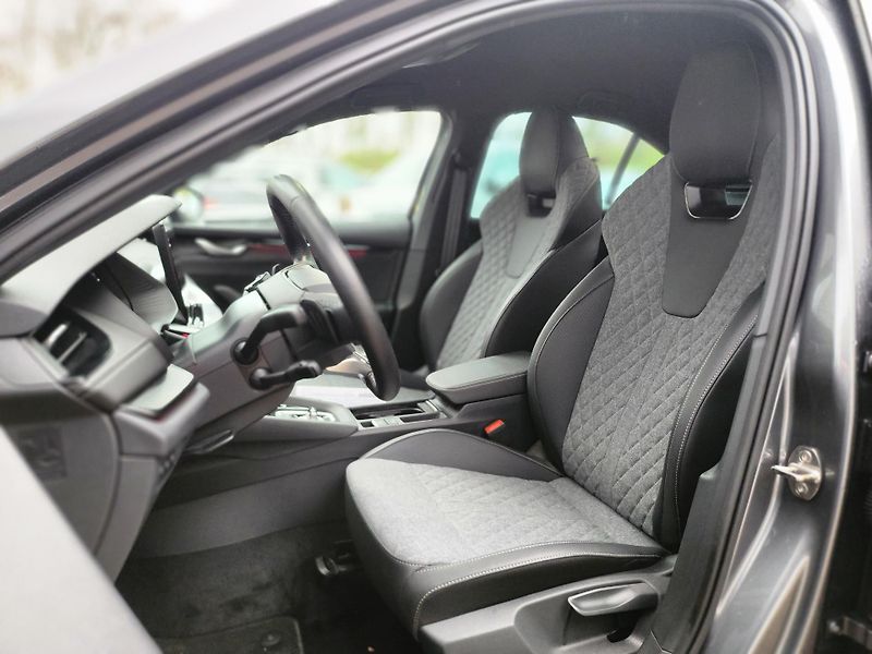 Škoda Octavia Sportline 2.0 TDI 110kw DSG - fotka 9 z 25