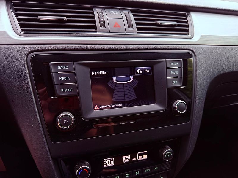 Škoda Rapid 1.2 TSi Drive, Serviska, AutoA - fotka 18 z 25