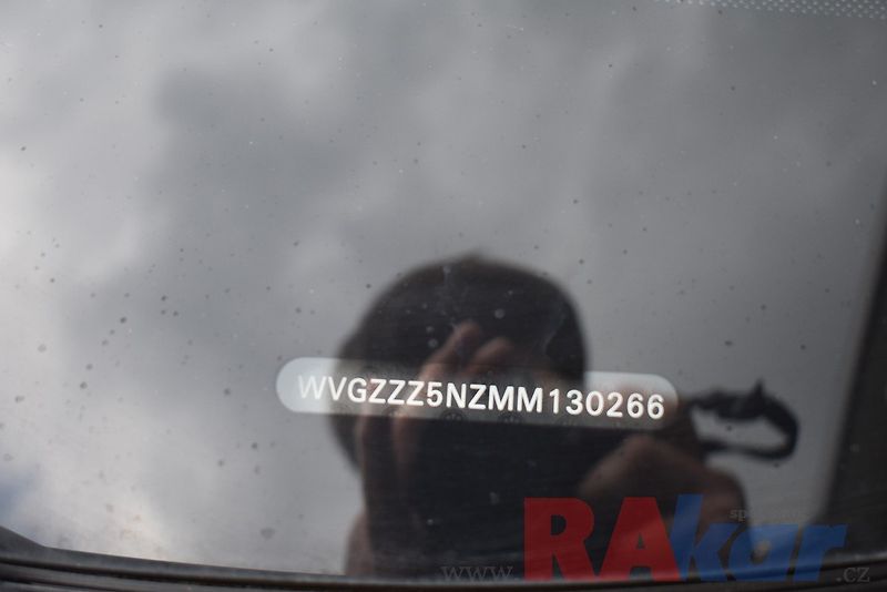 Volkswagen Tiguan Allspace (2021) Highline 2,0 TSI 4Motion,7míst - fotka 31 z 33
