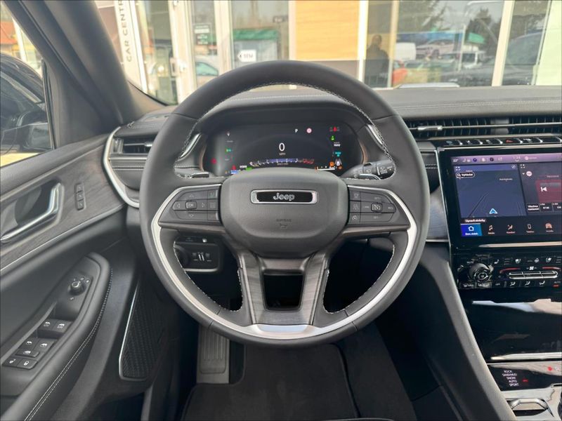 Jeep Grand Cherokee (2024) 2,0 4xe Plug-In 380k 8AT  Limi - fotka 13 z 19