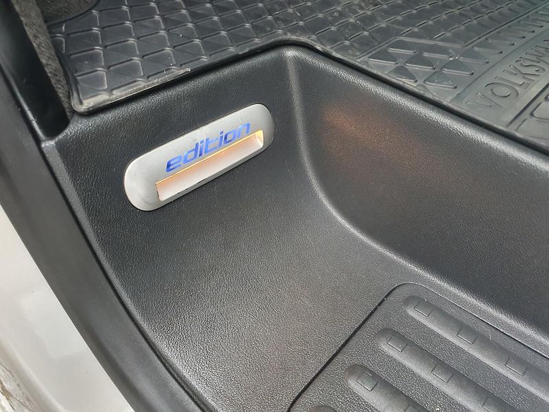 Volkswagen Multivan (2011) 2L 103kw, SPLÁTKY  - fotka 27 z 29