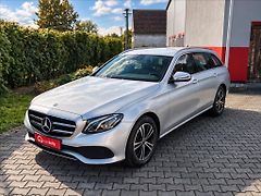 Mercedes-Benz Třídy E 2,0 E 220 d / 9G-TRONIC - fotografie inzerátu