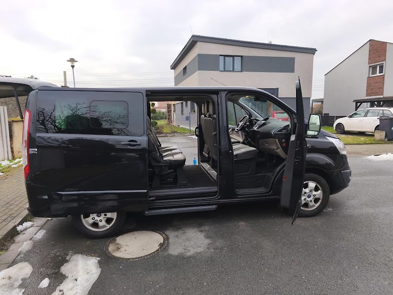 Ford Tourneo Custom (2016) 2:2TDCI-116KW-9 MÍST - fotka 25 z 28