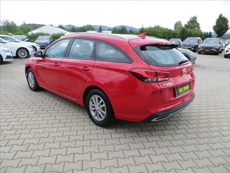 Hyundai i30 1,0 T-GDI 88kW Comfort ČR - fotka 5 z 25