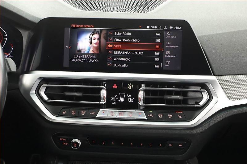 BMW Řada 4 (2021) 430i - fotka 13 z 26