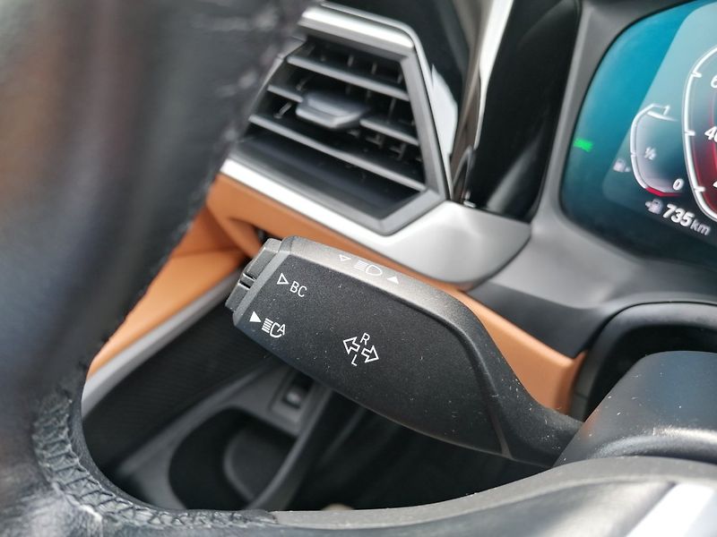 BMW Řada 3 (2022) 2.0 318IA 115kW Kůže - fotka 27 z 36