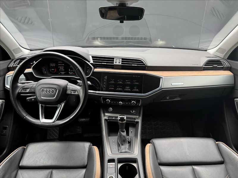 Audi Q3 2,0 40TDI quattro S tronic DPH - fotka 14 z 29