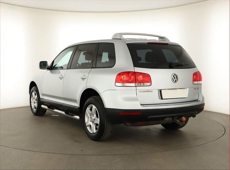 Volkswagen Touareg (2006) 3.0 V6 TDI, 4X4, Automat - fotka 4 z 16
