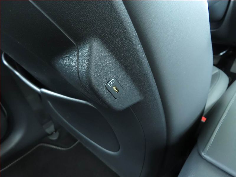 Kia Niro (2023) EV, SoH 100% - fotka 24 z 26