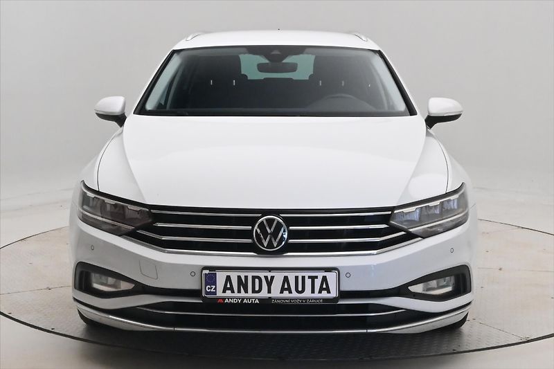 Volkswagen Passat 2,0 TDI 110 kW DSG ELEGANCE Zá - fotka 2 z 32