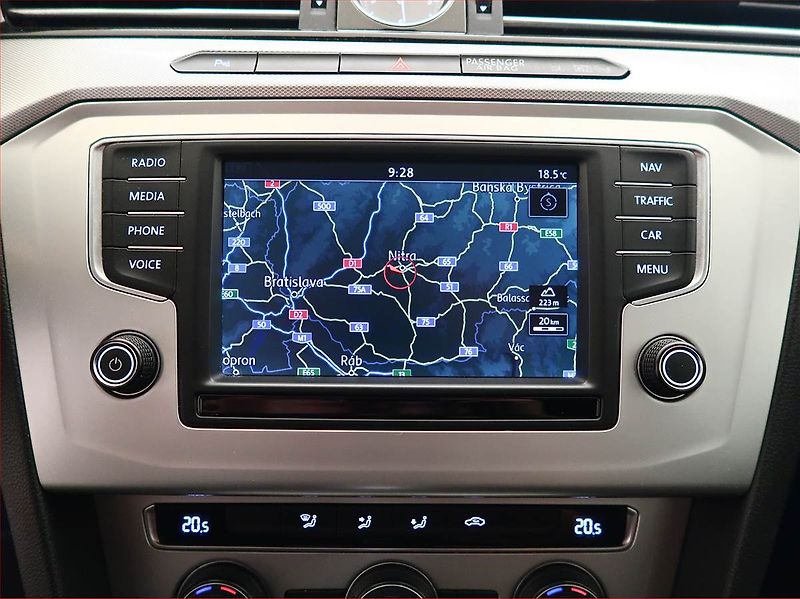 Volkswagen Passat (2015) 2.0 TDI, Automat, Navi - fotka 17 z 18