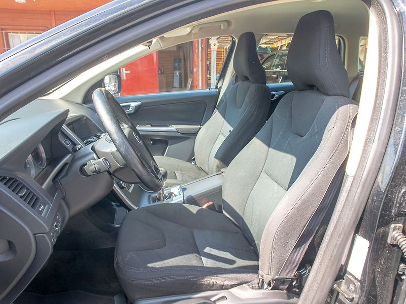 Volvo XC60 (2012) 2.0D 120KW man – KM CEBIA - fotka 13 z 39