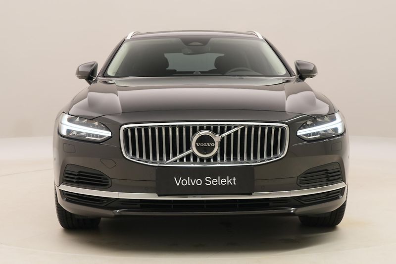 Volvo V90 T8 AWD RECHARGE REZERVACE - fotka 16 z 58