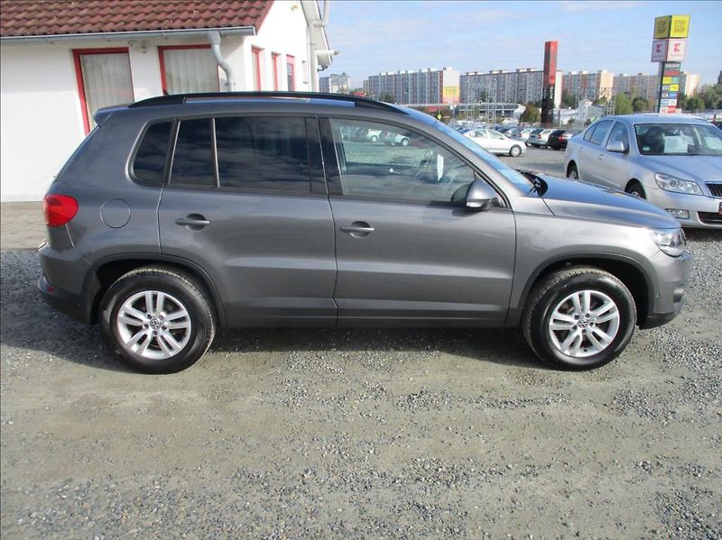 Volkswagen Tiguan 1,4 TSi, aut klima,serv.kn. - fotka 4 z 38