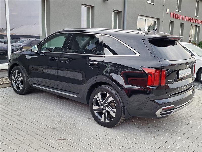 Kia Sorento 1.6T-GDi PHEV 4x4 Premium, ČR - fotka 7 z 50