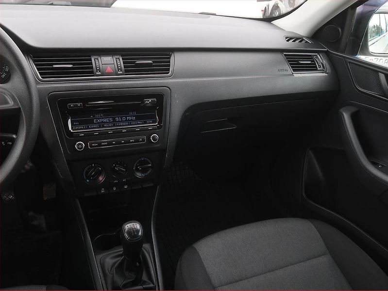 Škoda Rapid (2014) Spaceback 1.2 TSI, Serv.kniha - fotka 8 z 13
