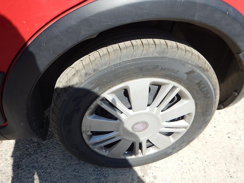 Fiat Sedici 1.6 16V 4x4 - fotka 16 z 22