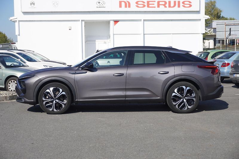 Citroën C5 X (2024) 225 plug in Hybrid Shine Pack - fotka 2 z 18