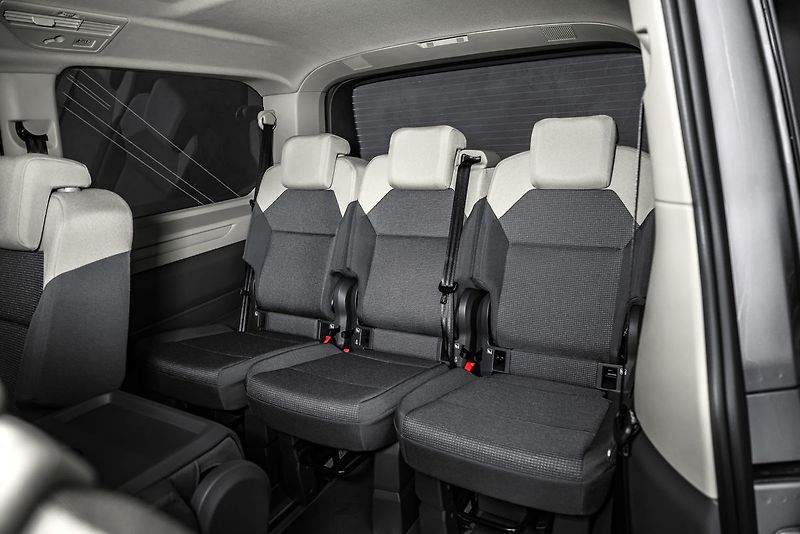 Volkswagen Multivan T7 2,0TDI DSG  Long 8míst - fotka 16 z 19