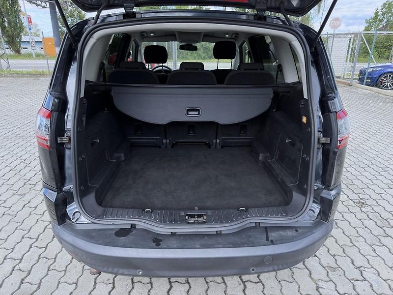 Ford S-MAX 2.0 TDCi 120 kW Titanium - fotka 9 z 13