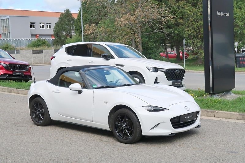 Mazda MX-5 1,5 G130 Centr-Line, kam.,NAVI - fotka 2 z 30