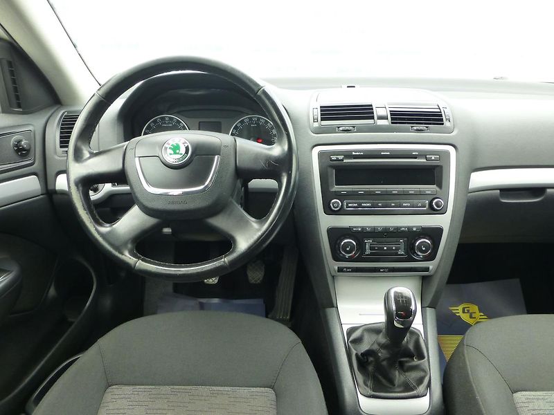 Škoda Octavia (2012) 1,2TSI-77KW*KLIMA***TAŽNÉ* - fotka 14 z 23