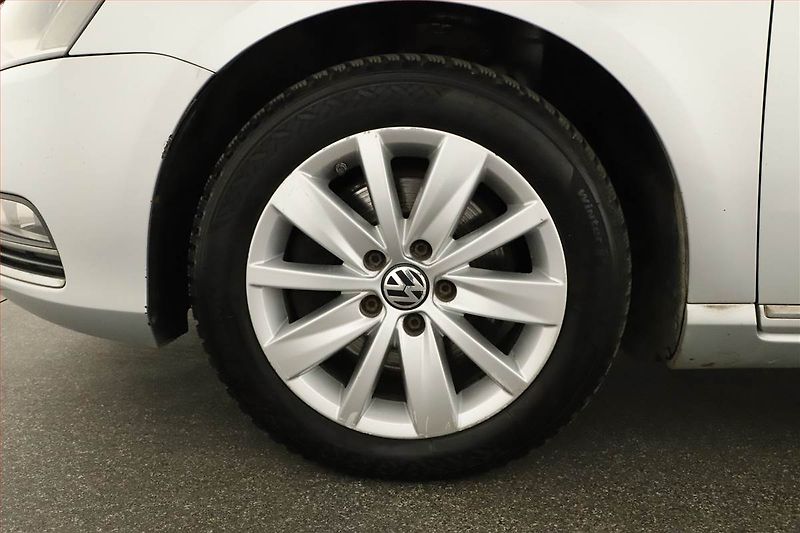 Volkswagen Passat (2012) 1.6 TDI, po STK, Tažné - fotka 11 z 14