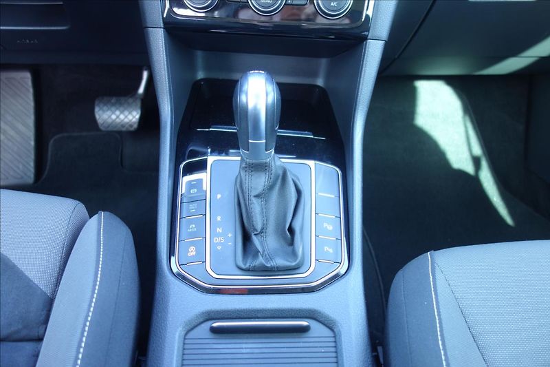 Volkswagen Golf Sportsvan 1,4 TSi 110KW,ČR,HIGHLINE,DSG. - fotka 23 z 51