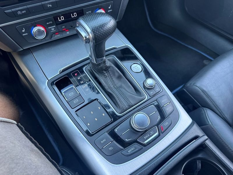 Audi A6 (2012) C7 3,0 TDI V6 150 KW QUATTRO - fotka 26 z 39