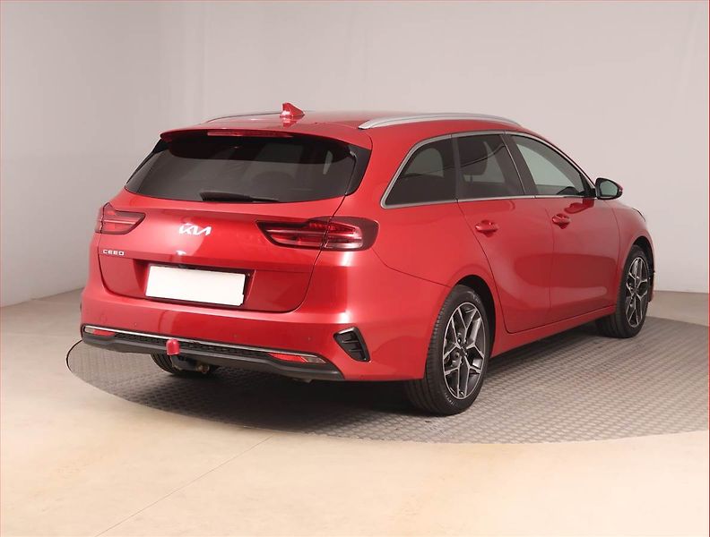 Kia Ceed (2023) Top 1.5 T-GDI - fotka 5 z 16