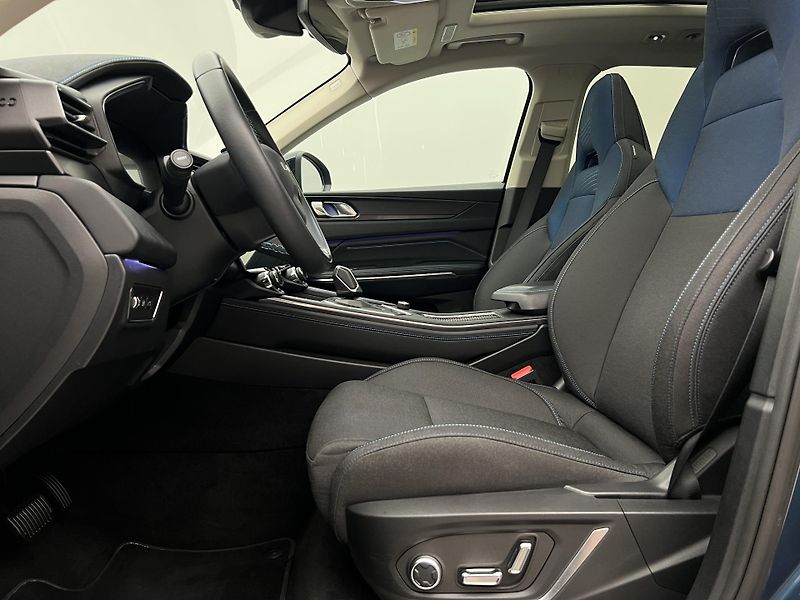 Lynk & Co 01 PHEV AUT - fotka 3 z 50