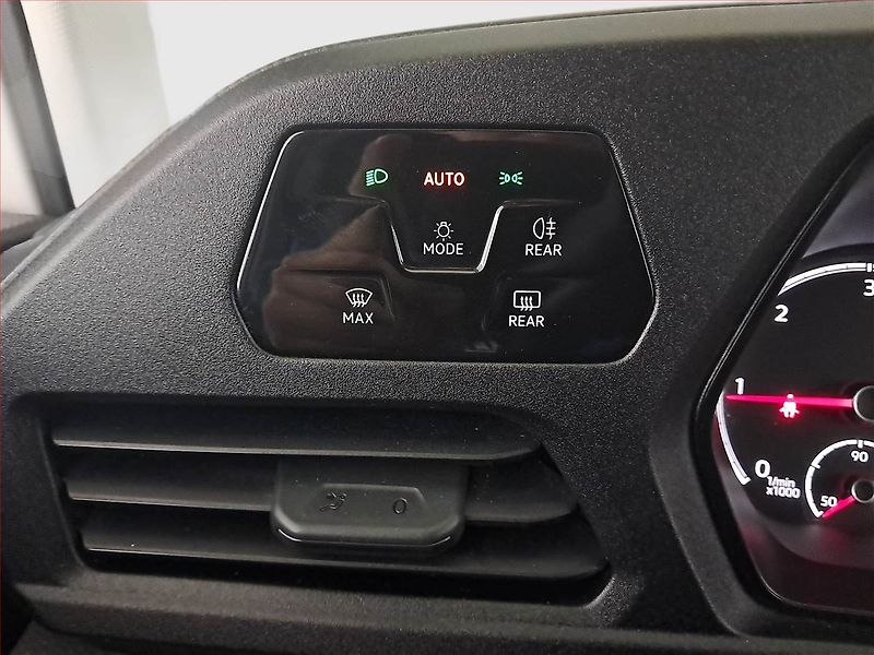 Volkswagen Caddy (2022) 2.0 TDI, 5Míst, ČR, 1Maj - fotka 16 z 17