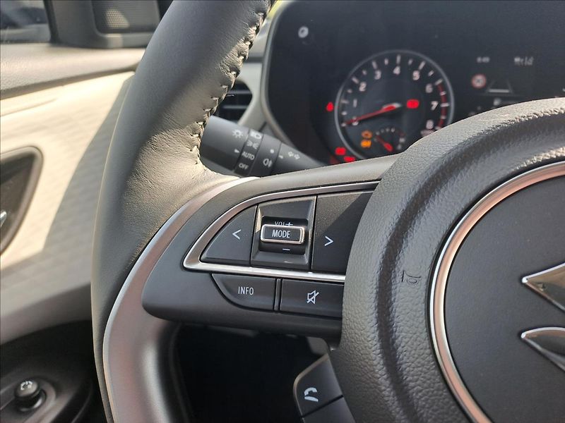 Suzuki Swift (2026) 1,2 PREMIUM HYBRID - fotka 13 z 22