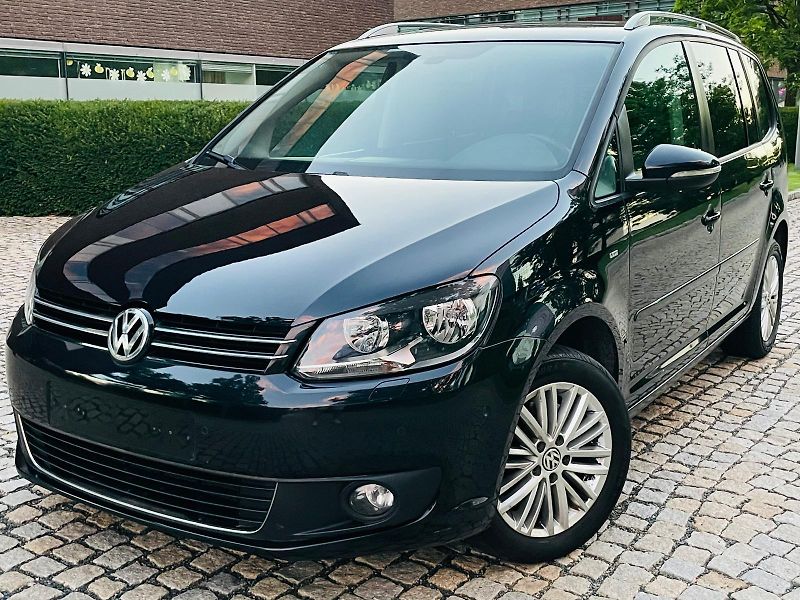 Volkswagen Touran 2.0TDI MANUÁL SENZORY VÝHŘEV - fotka 1 z 45