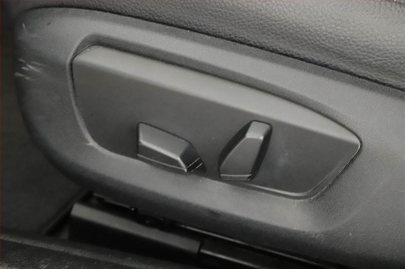 BMW Řada 5 (2014) 520d, Automat, Kůže, Tempomat - fotka 16 z 20