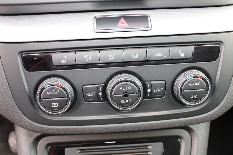 Volkswagen Sharan (2016) 2,0TDI KLIMA NAVI 7MIST - fotka 25 z 30