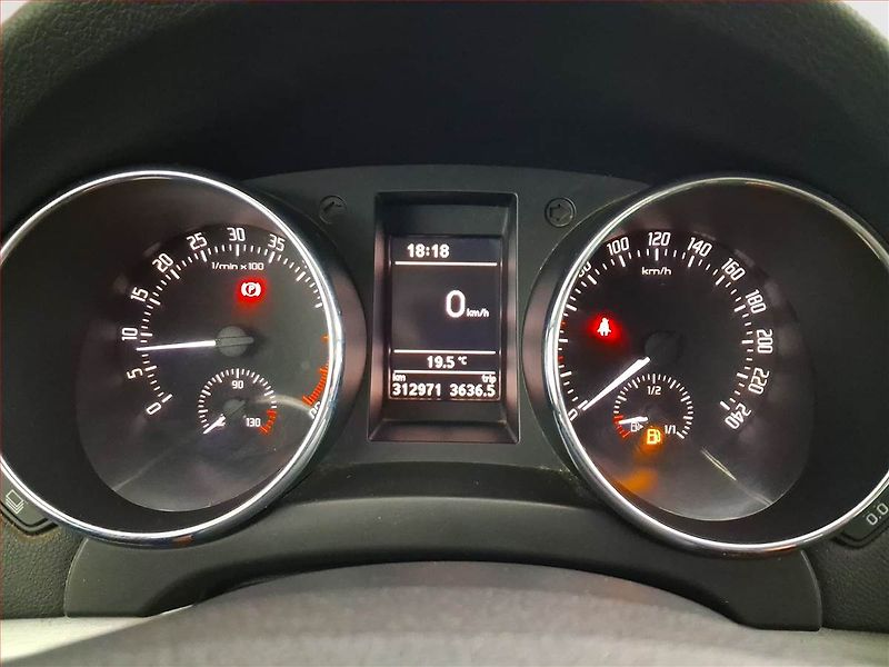 Škoda Yeti (2012) 2.0 TDI, 4X4, Tempomat - fotka 11 z 20