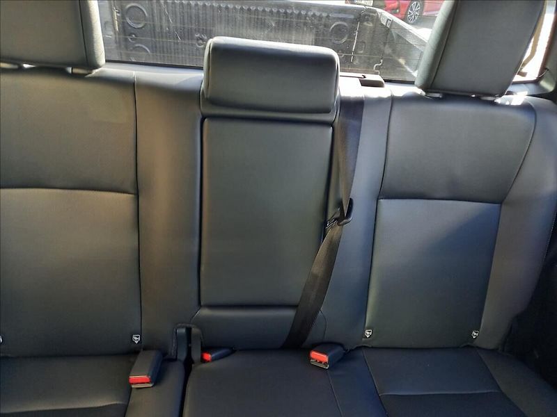 Toyota Hilux 2,8 Invincible  Double Cab - fotka 10 z 13