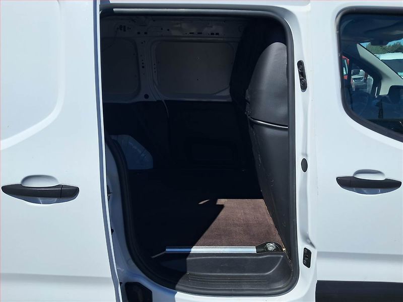 Peugeot Partner (2022) 1.5 BlueHDi, ČR, 1Maj, DPH - fotka 12 z 14