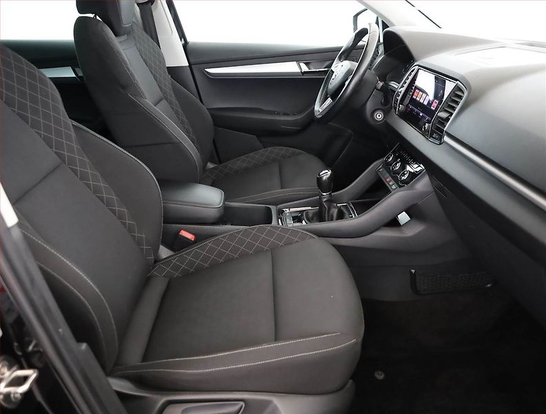 Škoda Karoq (2018) 1.0 TSI, Navi, Tempomat - fotka 7 z 17