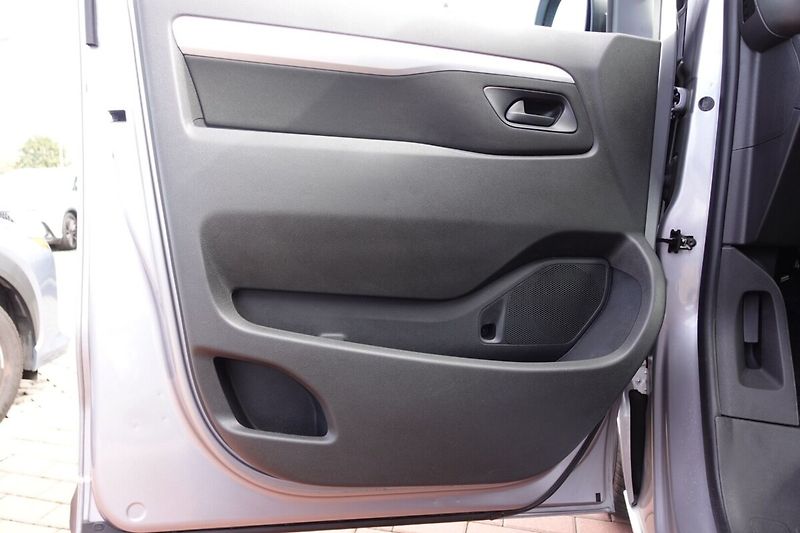Toyota ProAce 2.0D-4D 180 8AT L2 CrewCab Mul - fotka 9 z 30