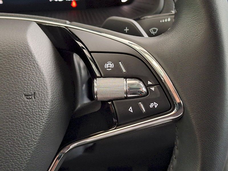 Škoda Karoq (2023) Ambition DSG 1,5TSi 110kW - fotka 18 z 32