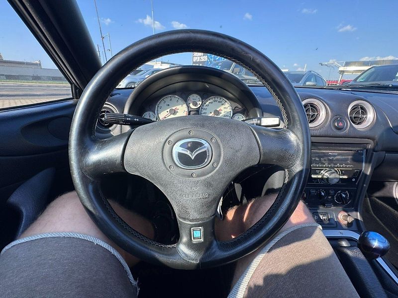 Mazda MX-5 (2000) NB 1,8 107 KW SVOR 6Q - fotka 30 z 45