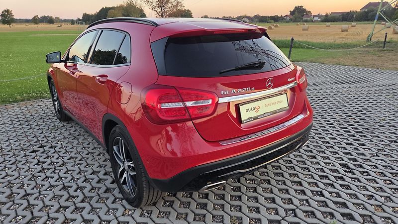 Mercedes-Benz GLA (2015)  220d 7G-DCT 4MATIC AMG Styl - fotka 8 z 31