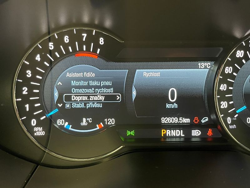 Ford S-MAX 2,5 HEV ST-Line - fotka 57 z 68