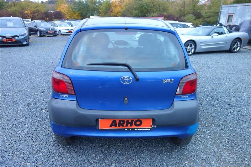 Toyota Yaris 1,0 VVT-i,ČR,2 MAJ.,62TIS.KM. - fotka 4 z 4