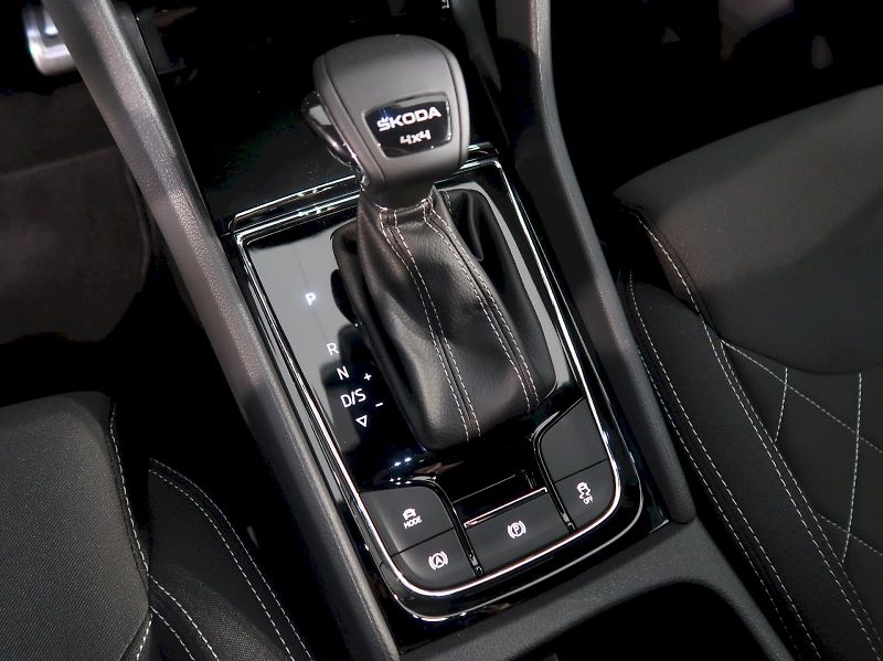 Škoda Karoq (2026) SPORTLINE 2.0TDI 110KW 4x4 DSG - fotka 34 z 44