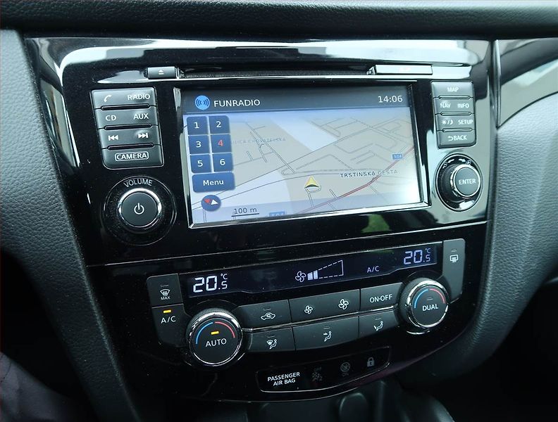 Nissan Qashqai (2014) 1.2 DIG-T, Navi, Tempomat - fotka 12 z 16